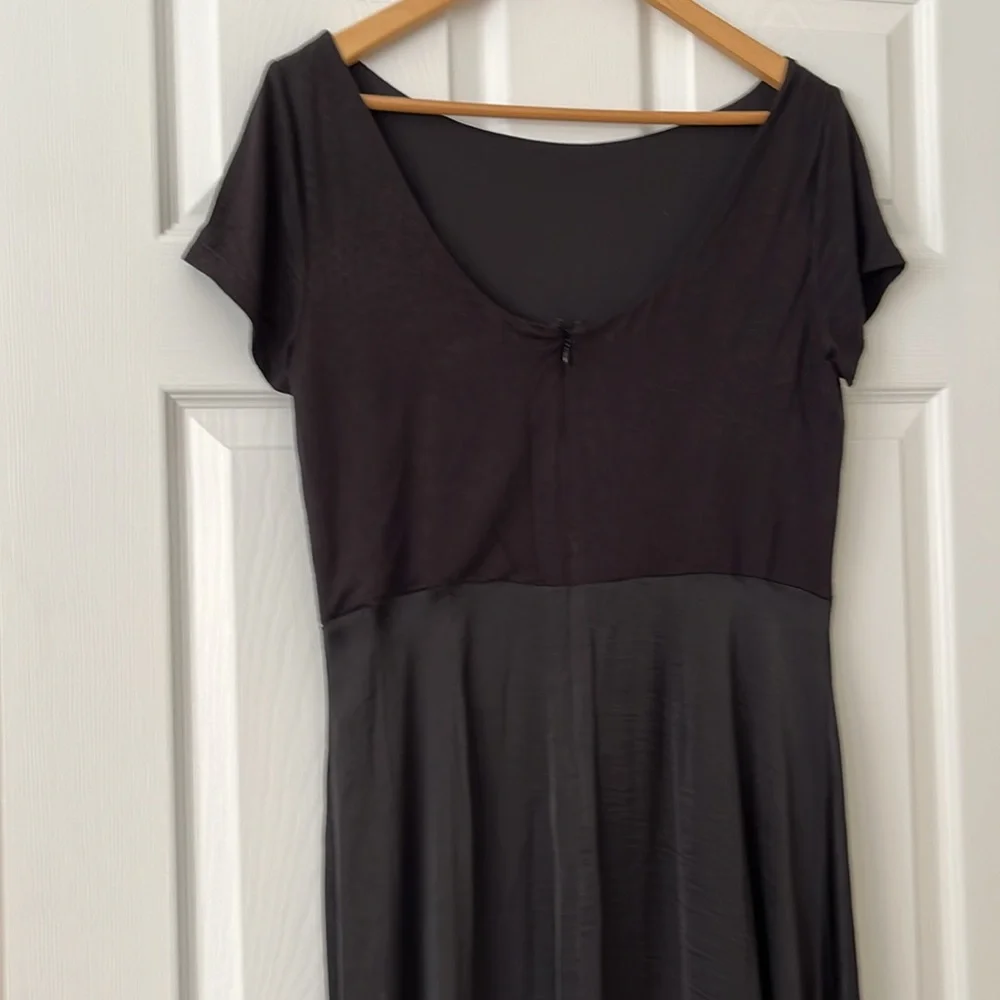 LOFT DRESS - Picture 3 of 5